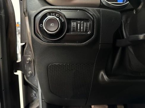 Used 2021 Jeep Wrangler Unlimited Sport AWD/4WD image 29