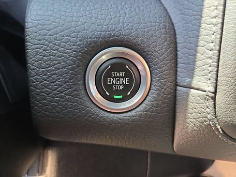Used 2022 GMC Yukon XL Denali RWD image 16