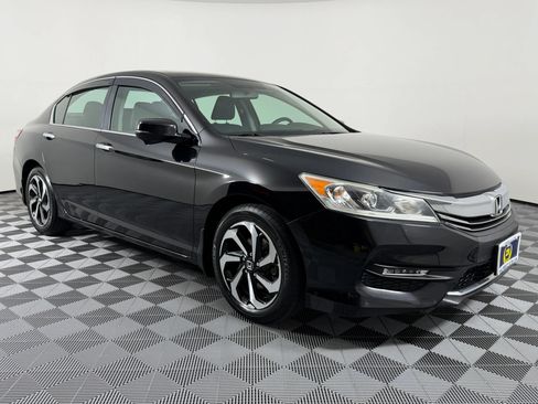 Used 2017 Honda Accord EX image 6