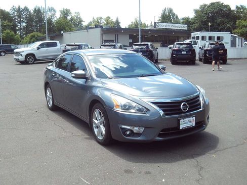 Used 2015 Nissan Altima 2.5 SL w/ Technology Package FWD image 7