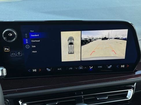 New 2026 Chevrolet Traverse Z71 w/ Driver Confidence Package image 14