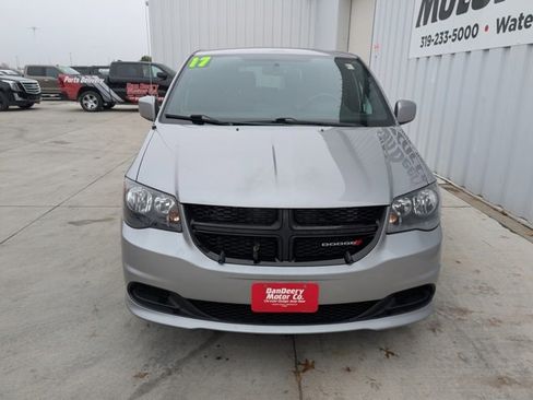 Used 2017 Dodge Grand Caravan SE image 26