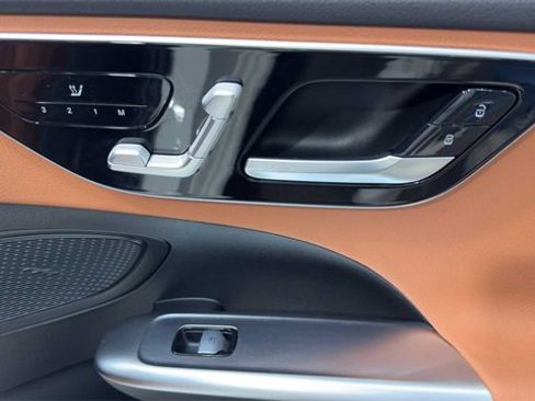 Used 2023 Mercedes-Benz C 300 Sedan image 17