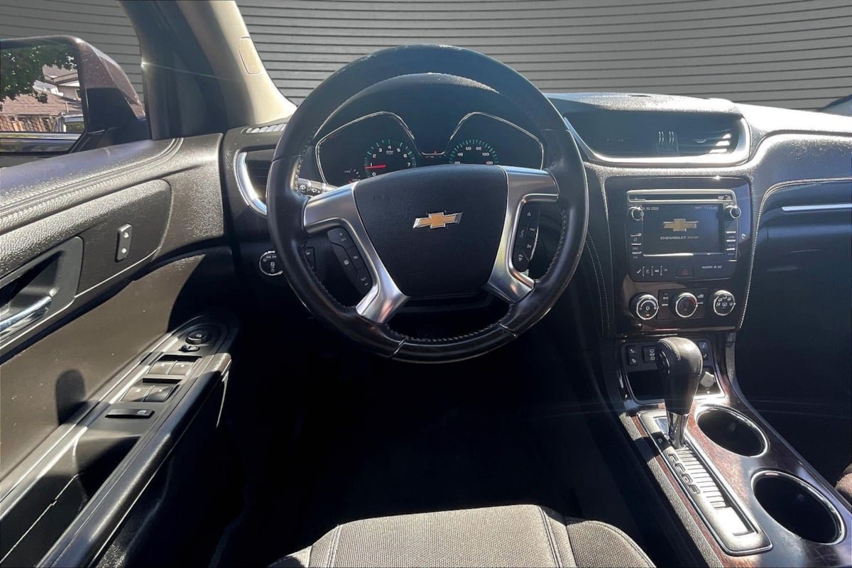 Used 2017 Chevrolet Traverse LT w/ Style and Technology Package AWD/4WD image 8