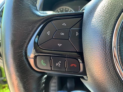 Used 2017 Jeep Renegade Altitude AWD/4WD image 14