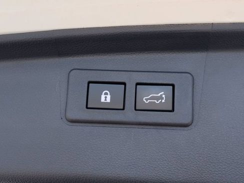 Used 2023 Subaru Outback Premium AWD/4WD image 30