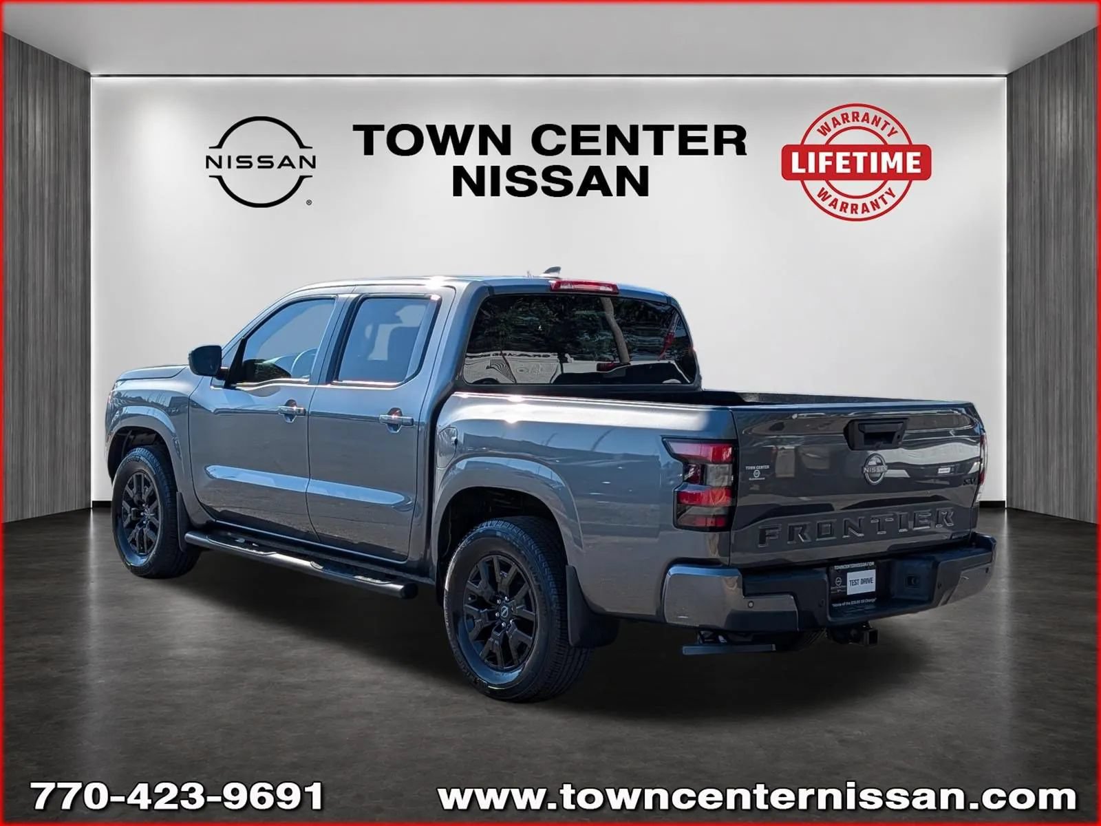 Used 2023 Nissan Frontier SV w/ Midnight Edition Package RWD image 5