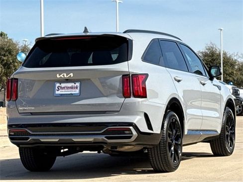 Used 2023 Kia Sorento SX image 8