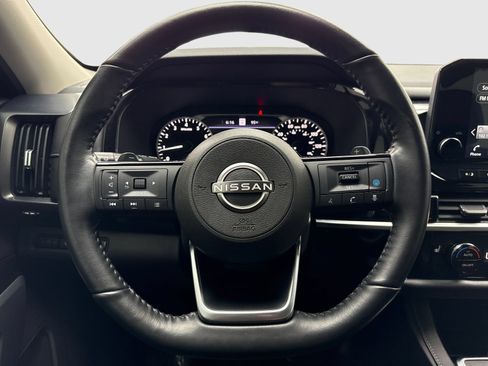 Used 2022 Nissan Pathfinder SL FWD image 19