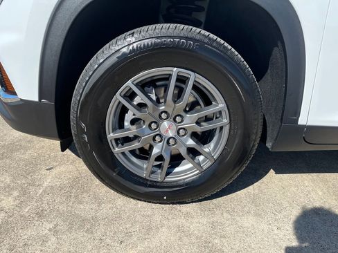 Used 2025 GMC Acadia Elevation image 33