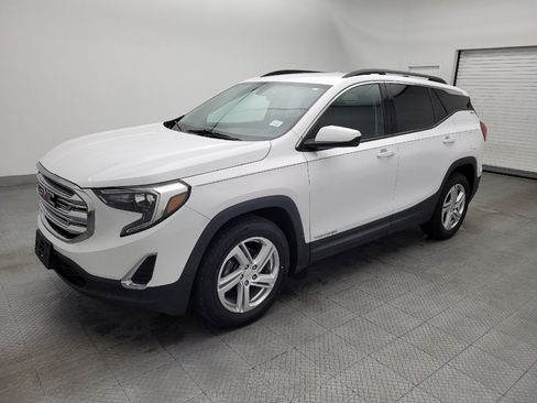 Used 2018 GMC Terrain SLE w/ Driver Convenience Package image 2