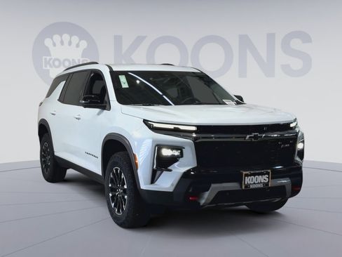 New 2026 Chevrolet Traverse Z71 w/ Enhanced Driving Package image 2