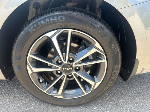 Used 2023 Kia Forte LXS w/ LXS Technology Package image 16