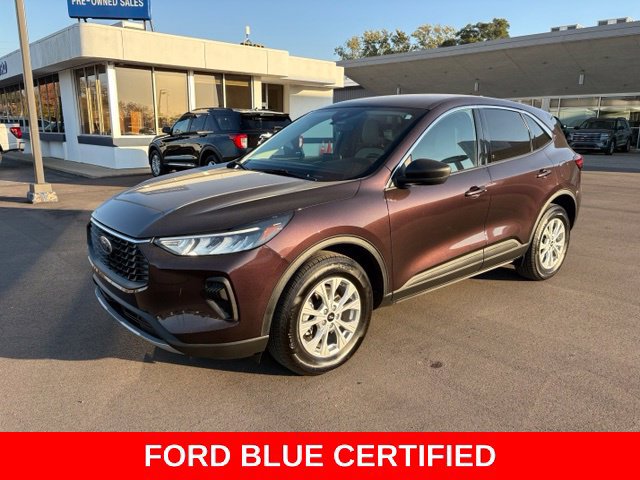 Certified 2023 Ford Escape Active AWD/4WD image 1