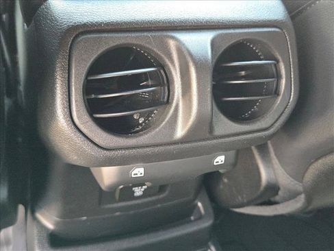 Used 2025 Jeep Wrangler Unlimited Sahara AWD/4WD image 18
