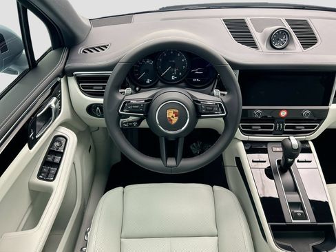 Used 2026 Porsche Macan AWD/4WD image 12