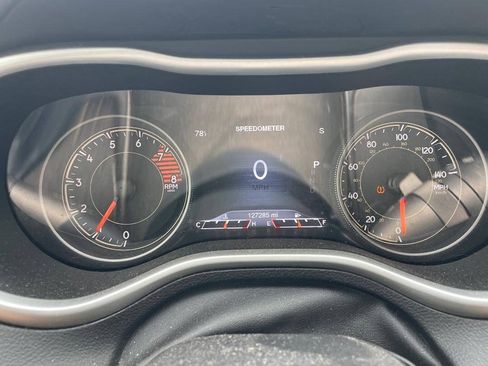 Used 2017 Jeep Cherokee Trailhawk AWD/4WD image 17