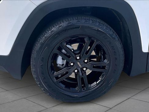 Used 2024 GMC Terrain AT4 w/ Infotainment Package II AWD/4WD image 18
