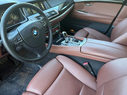 Used 2014 BMW 535i Gran Turismo RWD image 11