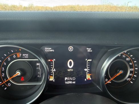 Used 2023 Jeep Gladiator Overland image 31