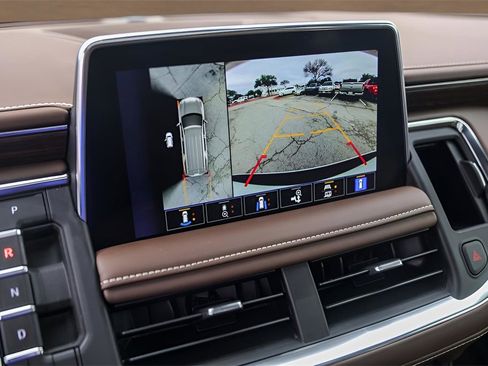 Used 2023 Chevrolet Suburban High Country image 18