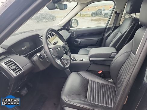 Used 2024 Land Rover Discovery S image 9