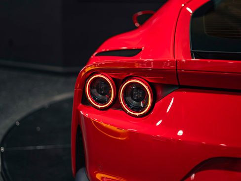 Used 2020 Ferrari 812 Superfast RWD image 23