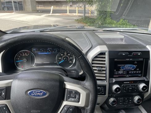 Used 2015 Ford F150 Lariat w/ Equipment Group 502A Luxury AWD/4WD image 12