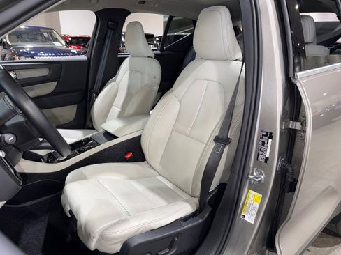 Used 2020 Volvo XC40 T4 Inscription image 47