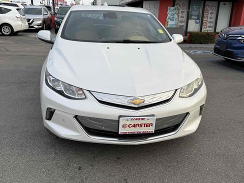 Used 2017 Chevrolet Volt Premier w/ Driver Confidence II Package FWD image 3