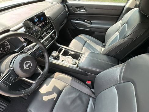 Certified 2024 Nissan Pathfinder SL w/ Cargo Package image 21