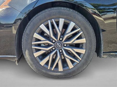 Used 2025 Nissan Altima 2.5 SV FWD image 8