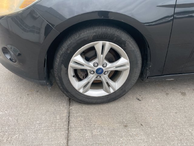 Used 2013 Ford Focus SE FWD image 28