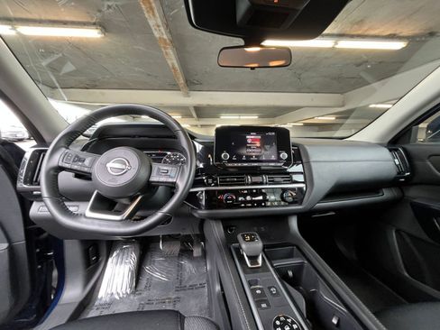 Used 2025 Nissan Pathfinder SV image 36