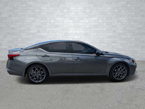 Used 2024 Nissan Altima 2.0 SR image 4