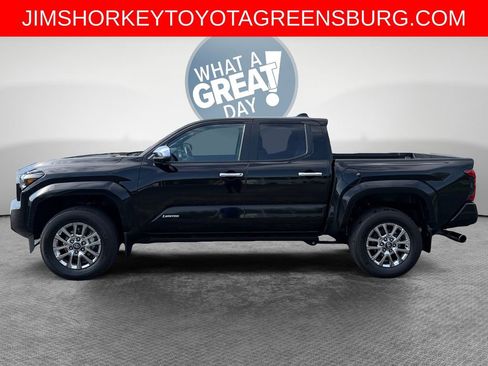 Used 2024 Toyota Tacoma Limited w/ Limited Package (LT) AWD/4WD image 7