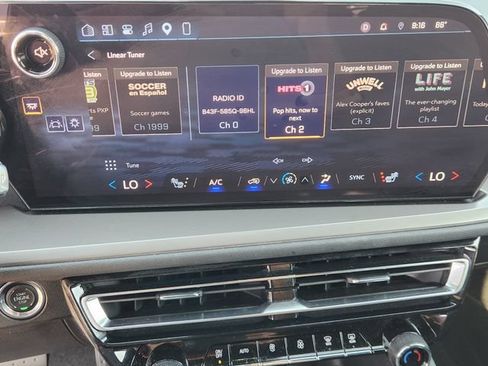 Used 2026 Chevrolet Traverse LT AWD/4WD image 16