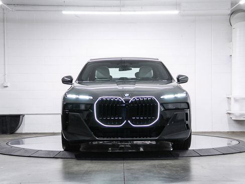 New 2026 BMW 760i xDrive w/ Executive Package AWD/4WD image 2