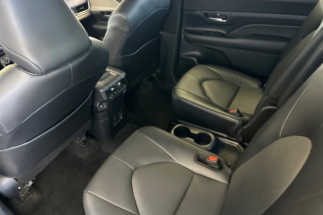 Used 2024 Toyota Grand Highlander AWD Hybrid image 16
