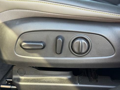 Used 2025 Chevrolet Trax ACTIV w/ Sunroof Package FWD image 35