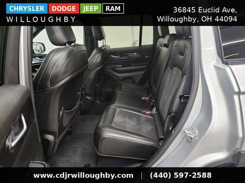Used 2023 Jeep Grand Cherokee Altitude AWD/4WD image 29