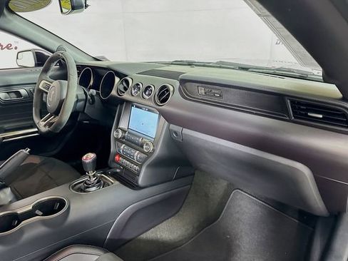 Used 2016 Ford Mustang Shelby GT350 w/ Technology Package image 32