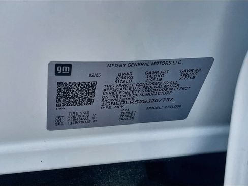Used 2025 Chevrolet Traverse RS FWD image 33