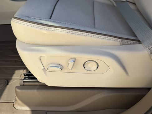 New 2026 GMC Yukon XL Denali w/ Denali Reserve Package image 17