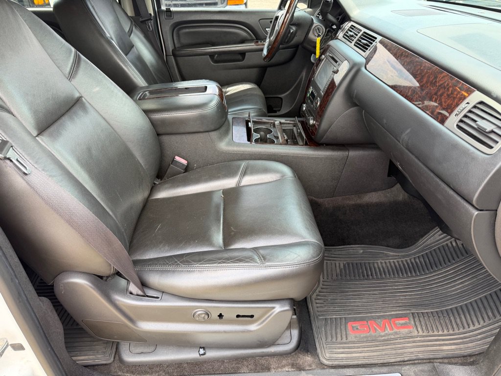 Used 2014 GMC Yukon Denali AWD/4WD image 11
