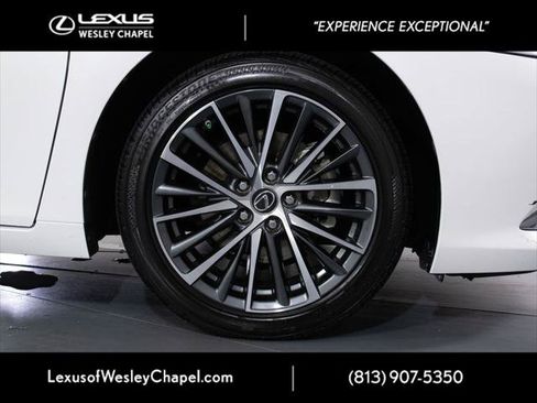 Certified 2023 Lexus ES 250 w/ Premium Package AWD/4WD image 3