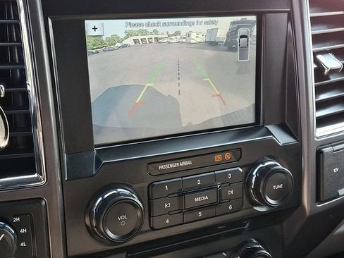 Used 2017 Ford F250 XLT w/ XLT Value Package AWD/4WD image 4