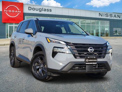 Used 2026 Nissan Rogue SV FWD image 1