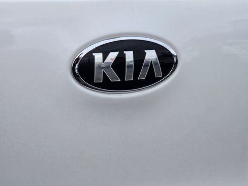 Used 2019 Kia Niro EX image 36