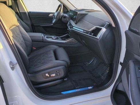 Certified 2026 BMW X7 xDrive40i AWD/4WD image 24